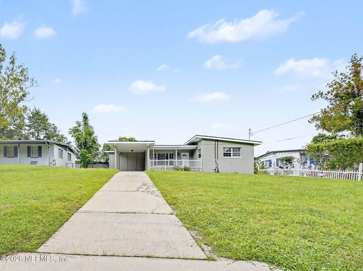 Property Photo:  8061 Delaroche Drive  FL 32210 