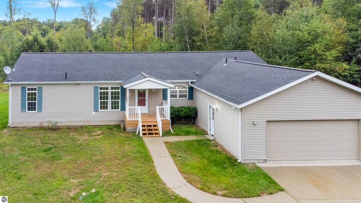 Property Photo: 916 N Pine Ridge Drive #46 MI 49431