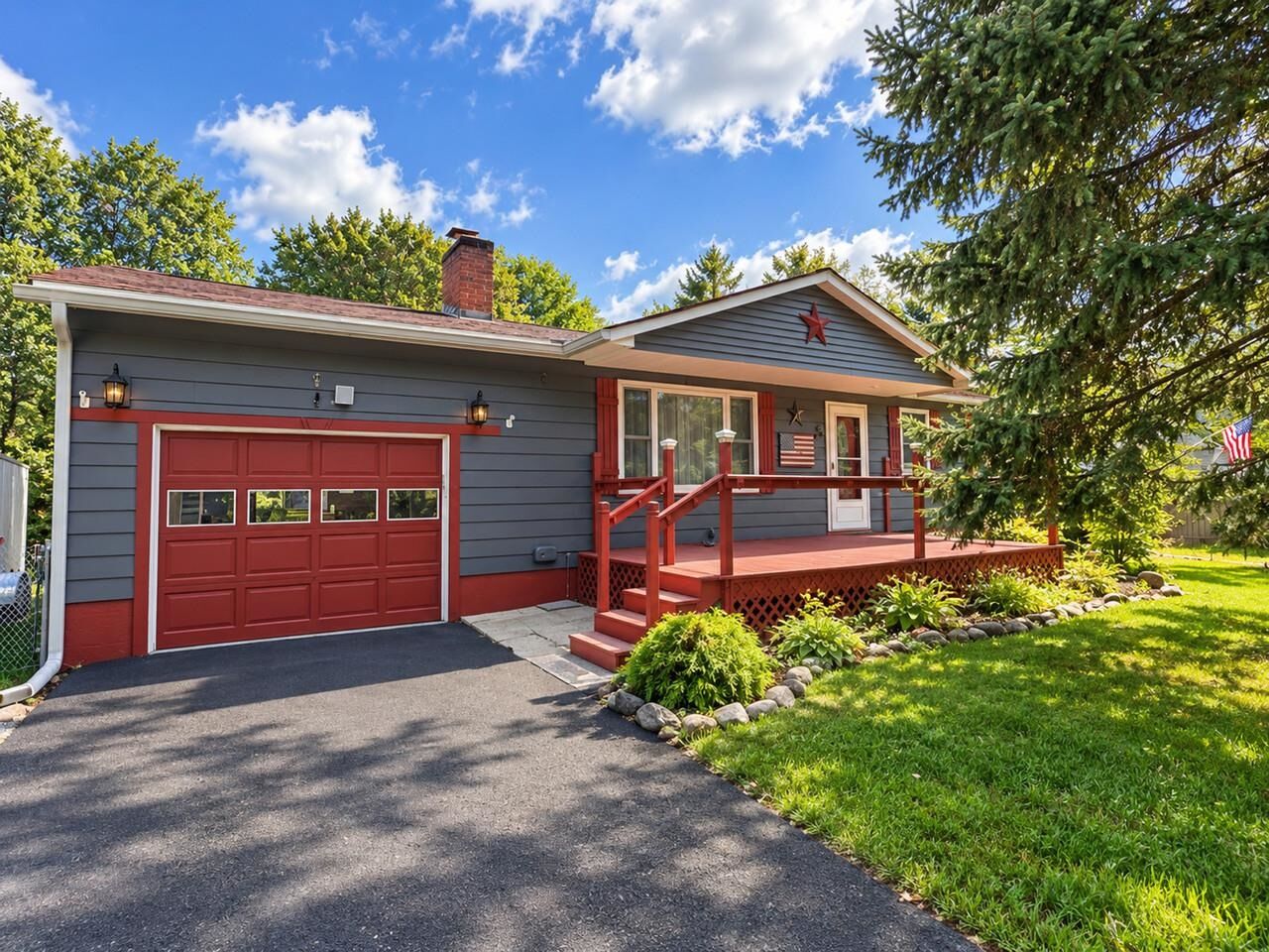 Property Photo: 24 Sunset Drive VT 05452