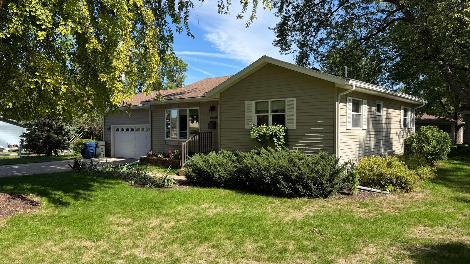 Property Photo: 819 S Martin Street MN 56537