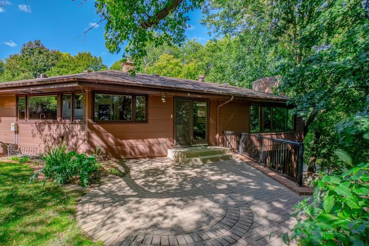Property Photo:  690 Linwood Avenue  MN 55105 