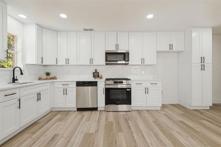Property Photo:  2212 Piedmont Street  TX 75061 