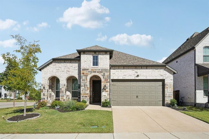 Property Photo: 1901 Braided Mane Avenue TX 76227
