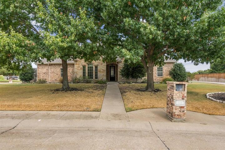 Property Photo:  7211 Hamilton Drive  TX 76065 