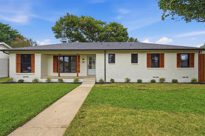Property Photo: 604 Twilight Trail TX 75080