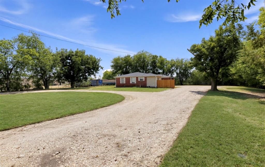 Property Photo:  535 Ross Road  TX 76640 