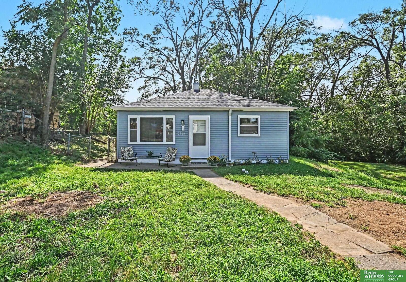 Property Photo:  2214 N 39 Street  NE 68111 