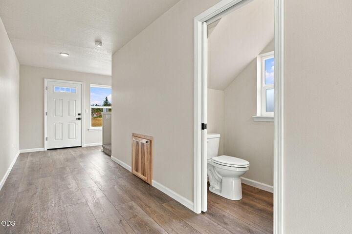 Property Photo:  167 SE Champagne Court 361202  OR 97527 