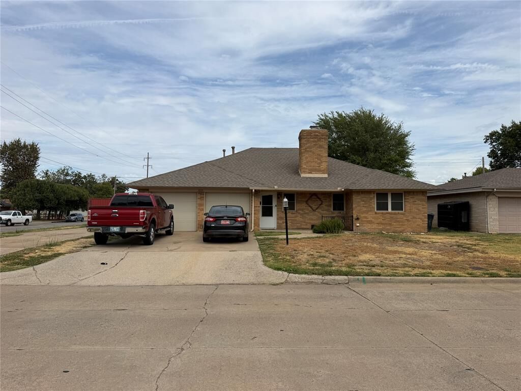 Property Photo:  1625 SW 70th Street  OK 73159 
