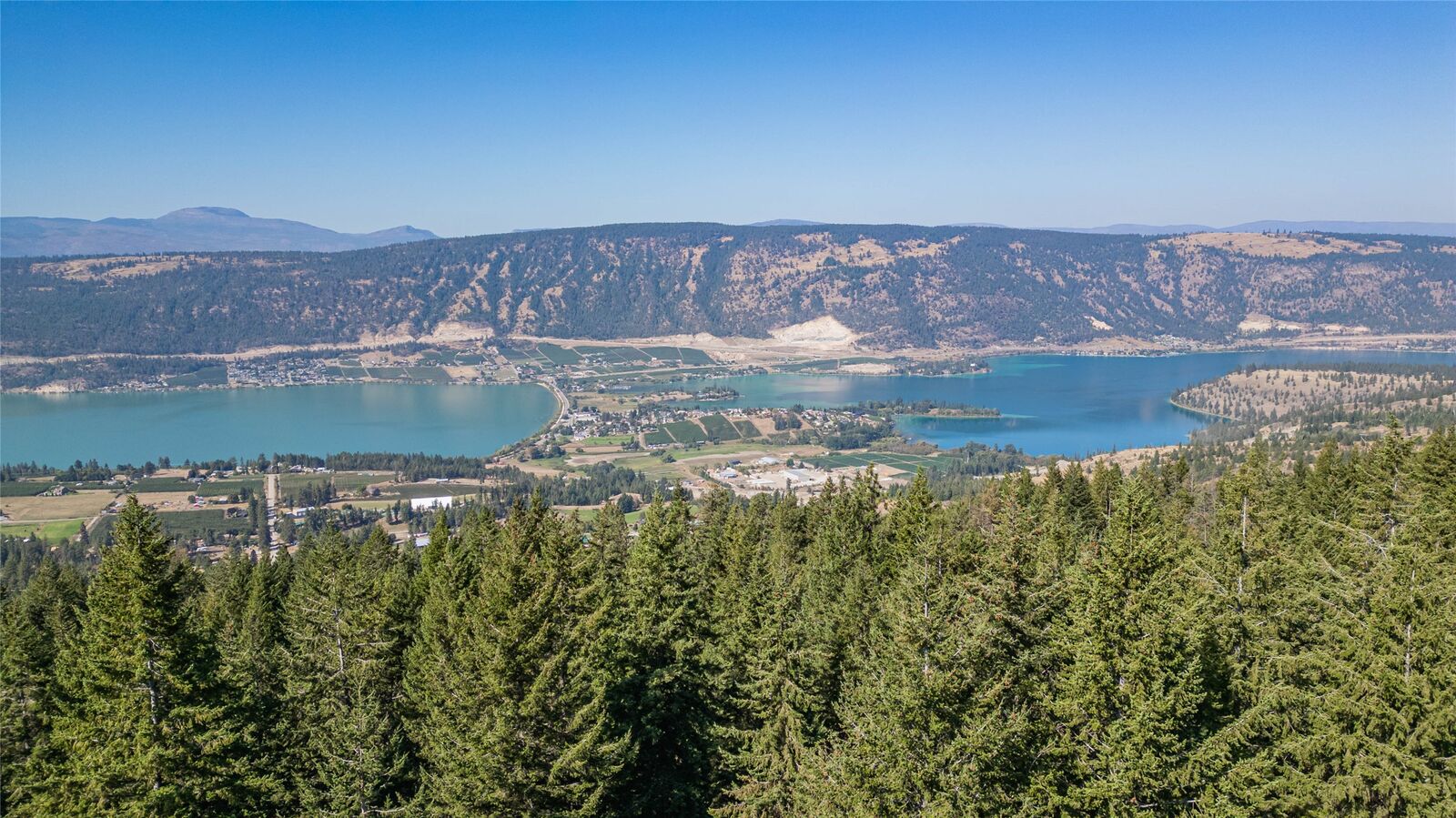 Photo de la propriété:  6051 Oyama Lake Road  BC V4V 2C9 