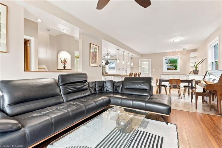 Property Photo:  233 Mansion Street  ON N2H 2K5 