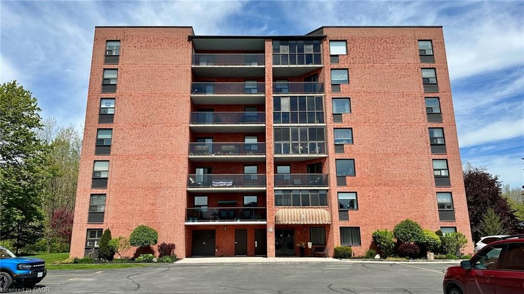 Property Photo:  5 Mill Pond Court 604  ON N3Y 5J6 