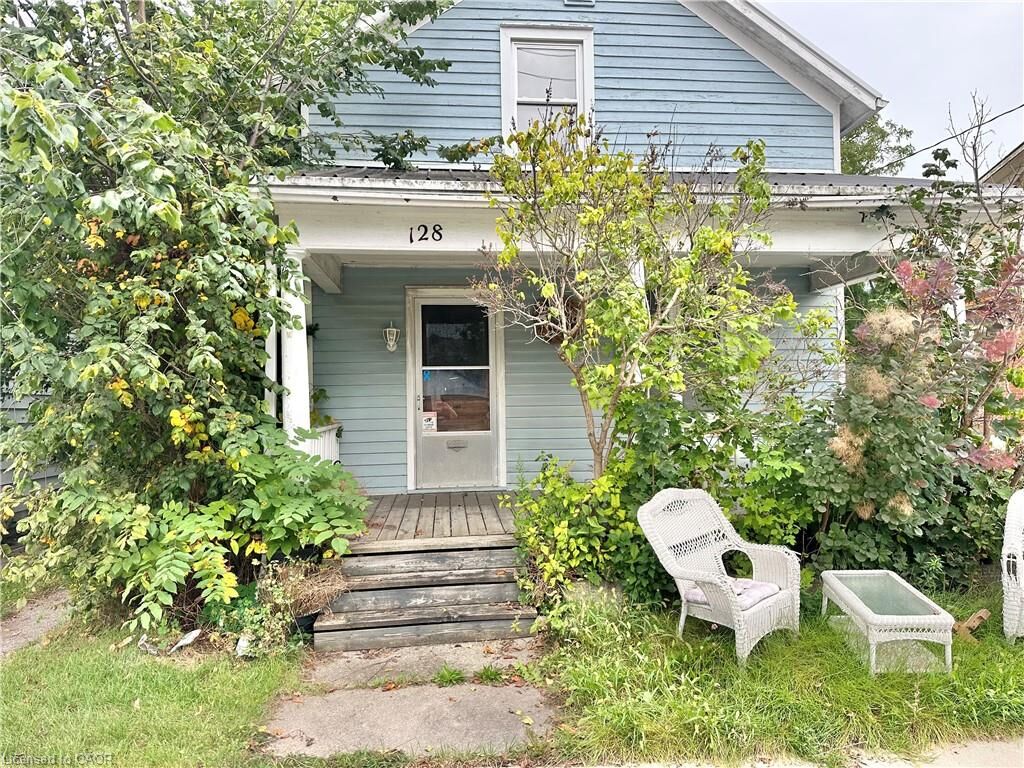 Property Photo: 128 Kent Street S ON N3Y 2Y1