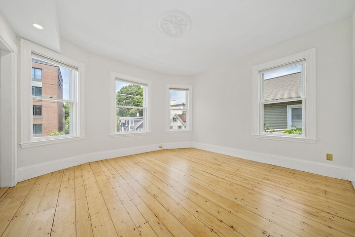 Property Photo: 98 Boylston St 3 MA 02445
