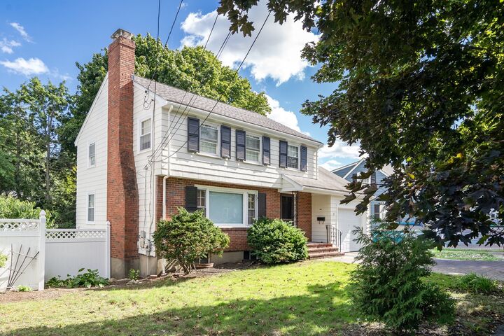 Property Photo: 33 Stowecroft Rd MA 02474