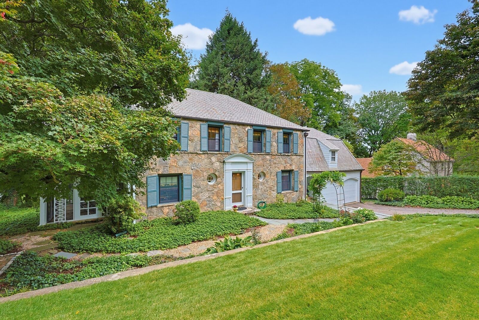 Property Photo:  28 Drury Ln  MA 01609 