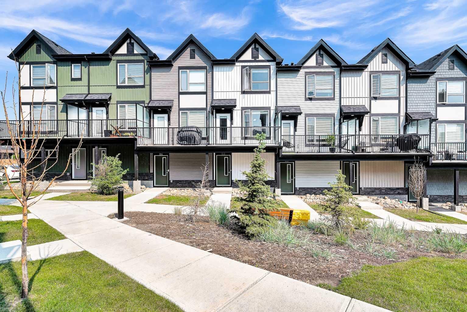 Property Photo:  16 Evanscrest Park NW  AB T3P 1R3 