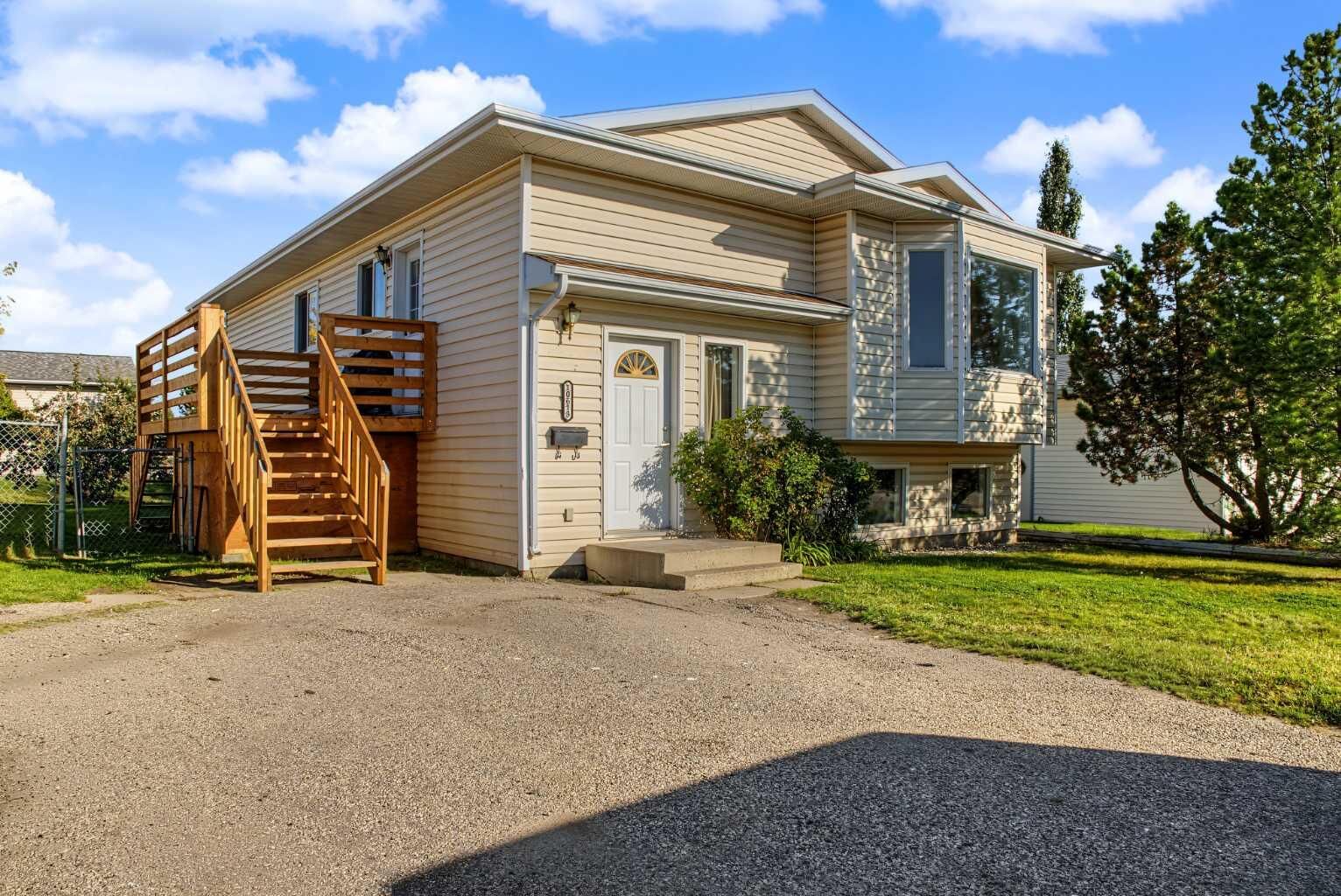 Property Photo:  10613 91A Street  AB T8X 1H7 