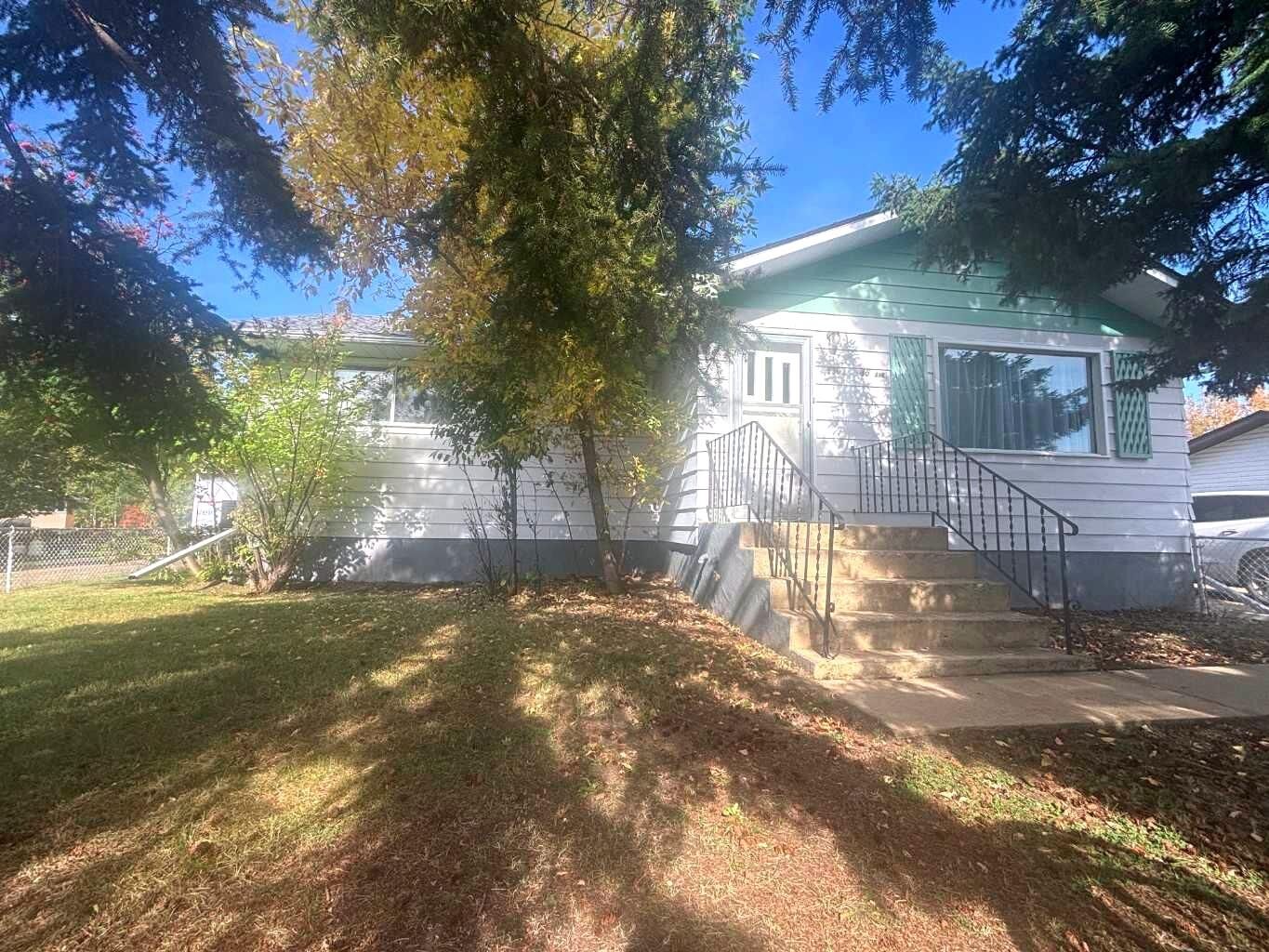 Property Photo:  5307 45 Avenue  AB T9S 1K2 