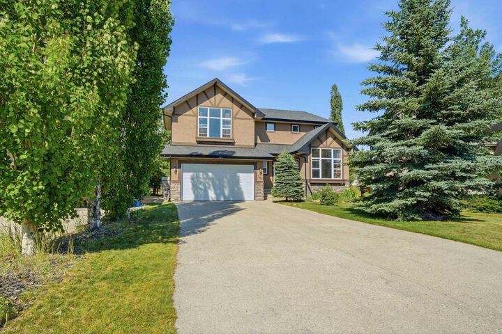 Property Photo:  242 Tusslewood Grove NW  AB T3L 2Y4 