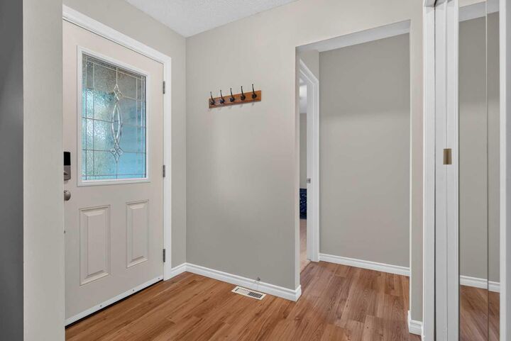 Property Photo:  292 Silver Brook Way NW  AB T3B 3G8 