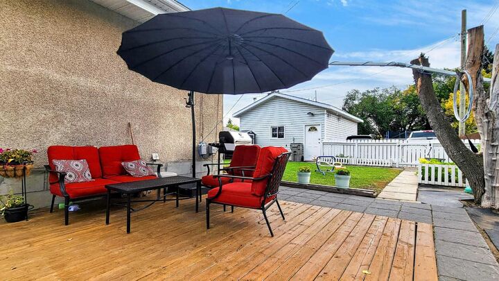 Property Photo: 9908 86 Park Avenue AB T8V 0C7