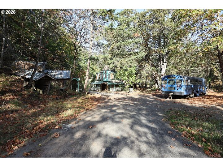 Property Photo: 1250 Dry Creek Rd OR 97040