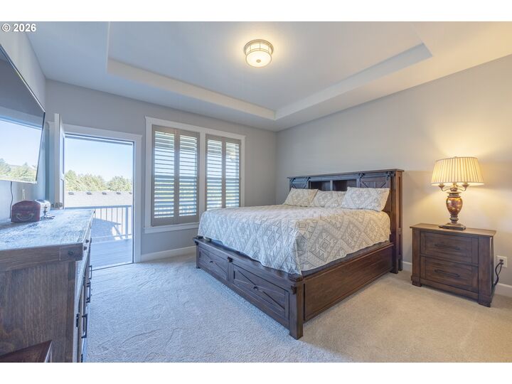 Property Photo:  5294 NE Voyage Ave  OR 97367 