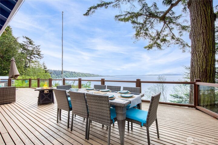 Property Photo: 4070 S Smugglers Cove Road WA 98253