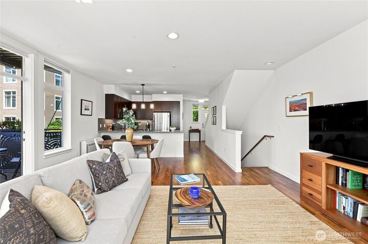 Property Photo: 130 Harbor Square Loop NE H1 WA 98110