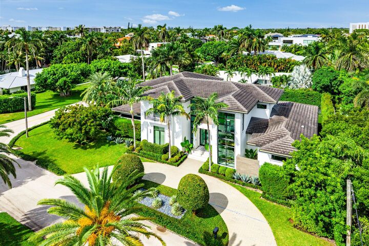 Property Photo:  800 Seagate Drive  FL 33483 