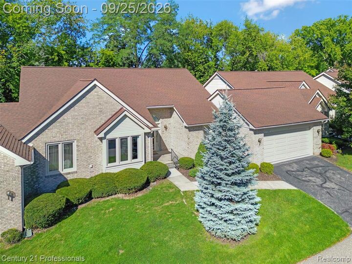 Property Photo:  5388 Fairway Court  MI 48323 