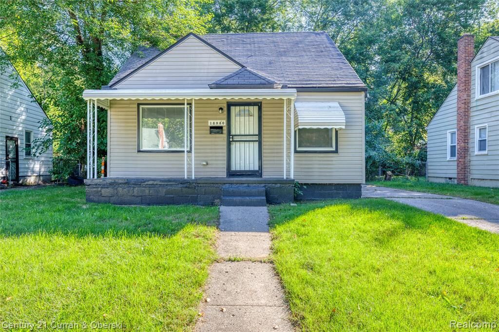 Property Photo: 18980 Greydale Avenue MI 48219