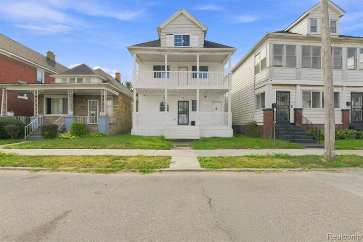 Property Photo:  2438 Burnside Street  MI 48212 