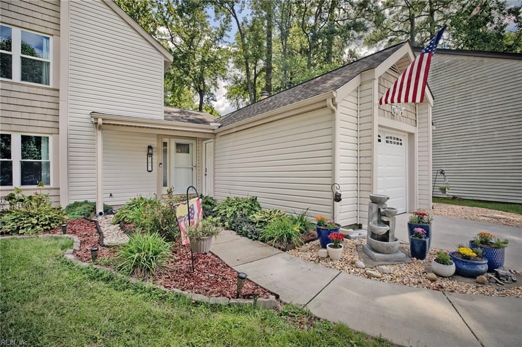 Property Photo:  1004 Myrtle Ct  VA 23608 
