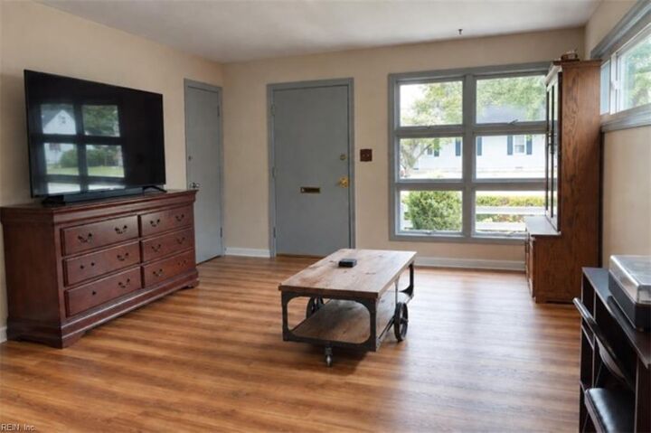Property Photo:  1041 Jewell Ave  VA 23701 