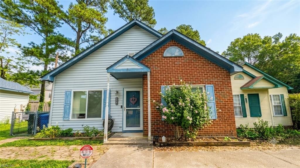 Property Photo: 4304 Merlyn Walk Pl VA 23602