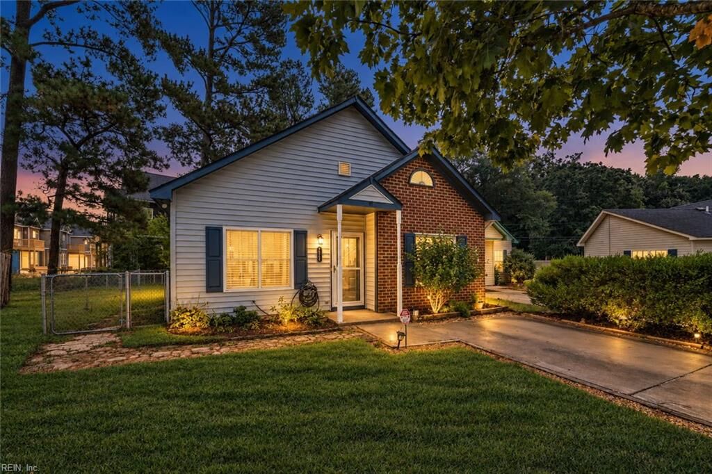 Property Photo:  4304 Merlyn Walk Pl  VA 23602 