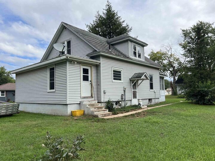 Property Photo:  527 N Iowa Street  WI 53573 
