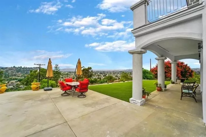 Property Photo: 1830 Vista Way CA 92019