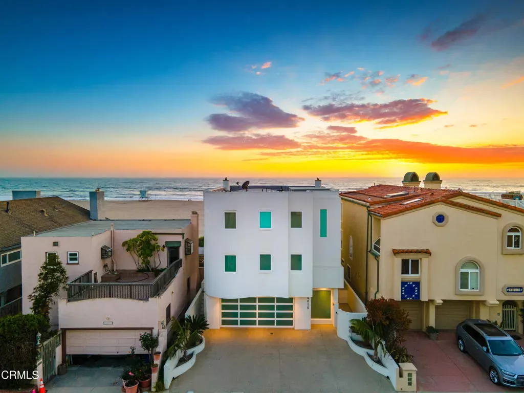 Property Photo:  4015 Ocean Drive  CA 93035 