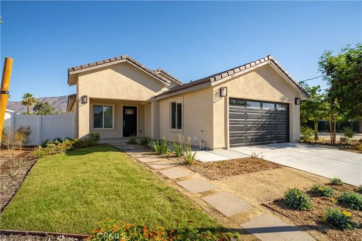 Property Photo: 321 E 2nd CA 92583