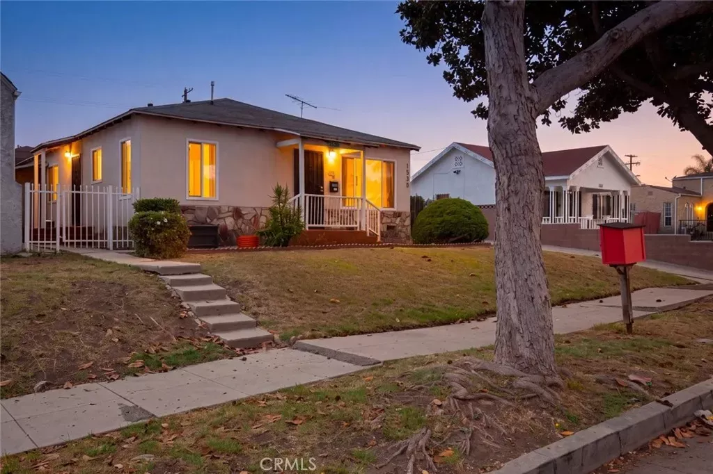 Property Photo: 1530 W 81st Street CA 90047