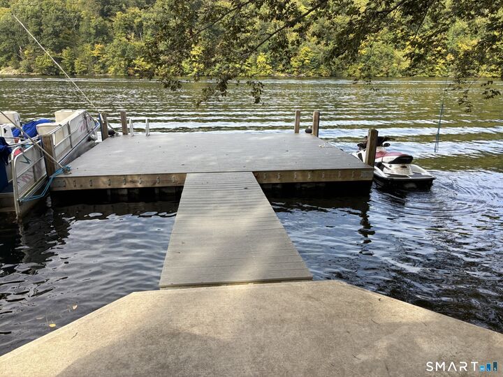 Property Photo:  11 Mohawk Trail  CT 06482 