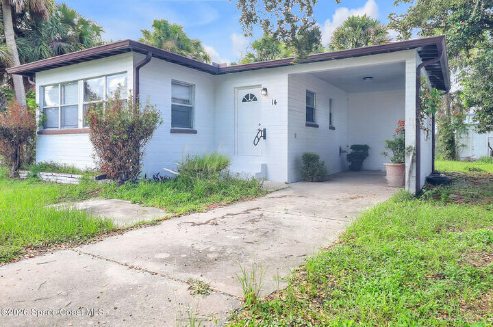 Property Photo: 14 S Lemon Avenue S FL 32796