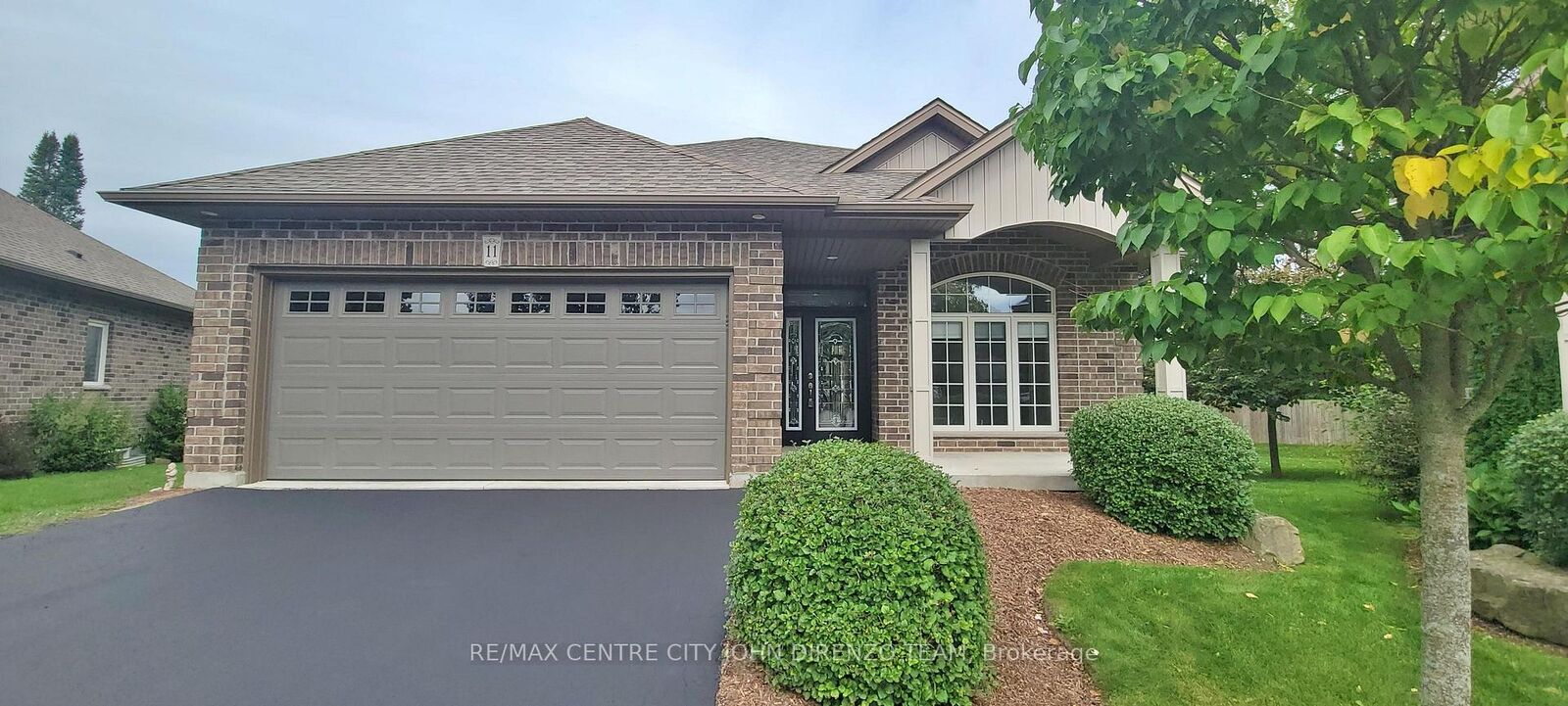 Property Photo:  1 Vineden Drive 11  ON N5P 0E1 