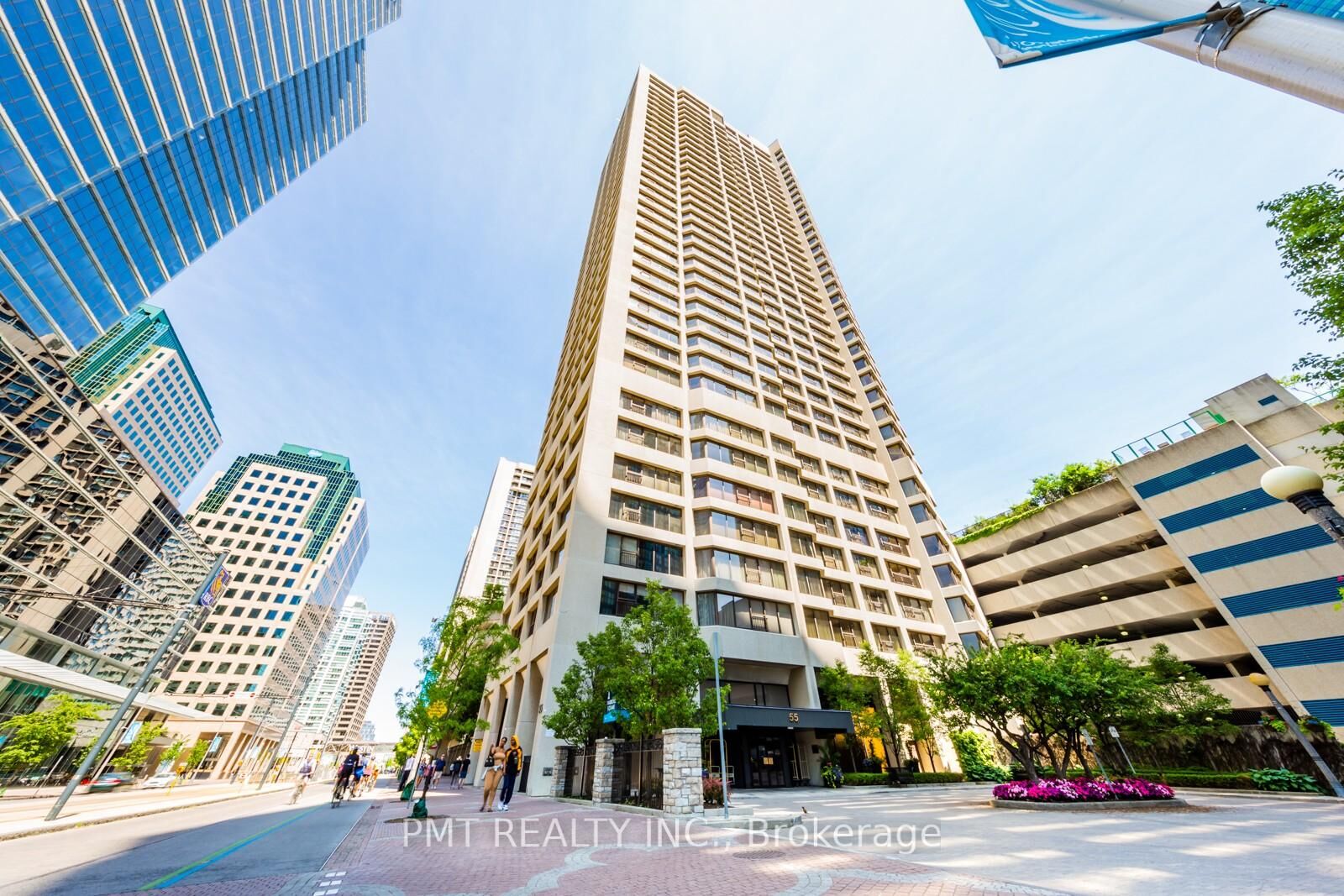 Property Photo: 65 Harbour Square 3107 ON M5J 2L4