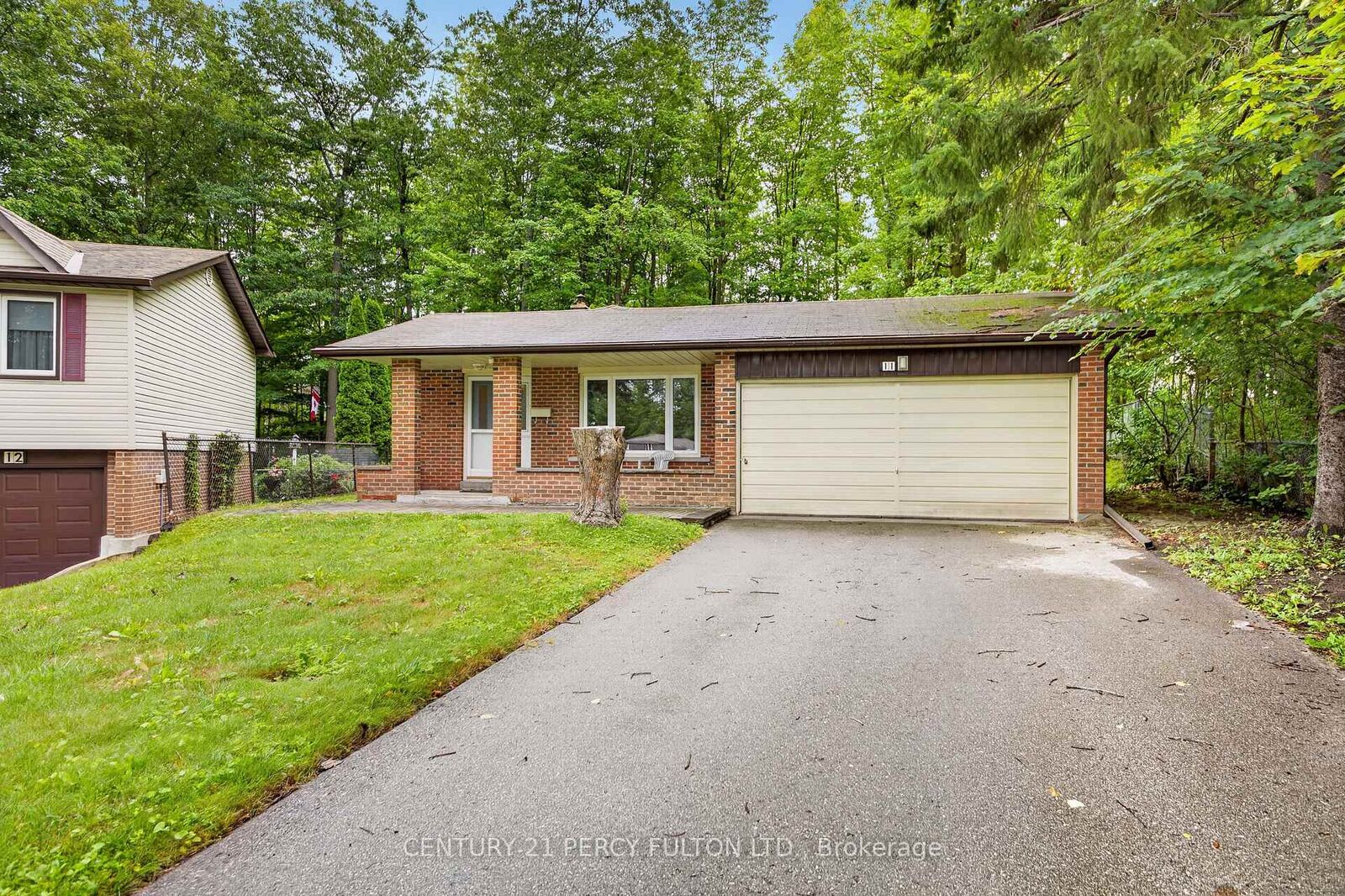 Property Photo:  11 Aldergrove Circle  ON L4M 4W6 