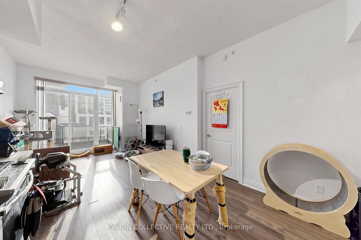 Property Photo:  38 Cedarland Drive 901  ON L6G 1C7 