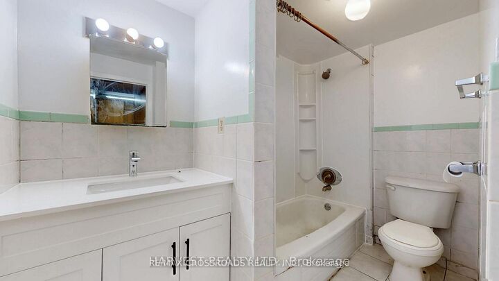 Property Photo: 40 Greenhedges Court ON M1B 1T2